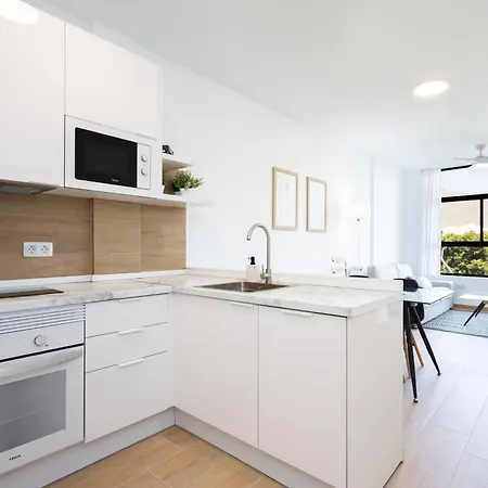 Apartment Home2book Stylish & Luminous Cruz Center