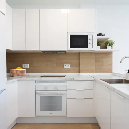 Home2book Stylish & Luminous Cruz Center