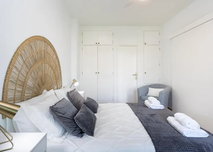 Home2book Stylish & Luminous Cruz Center