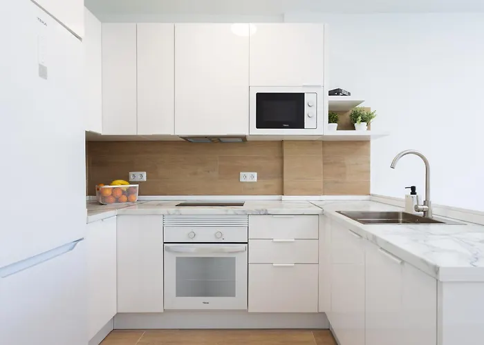 Home2book Stylish & Luminous Cruz Center